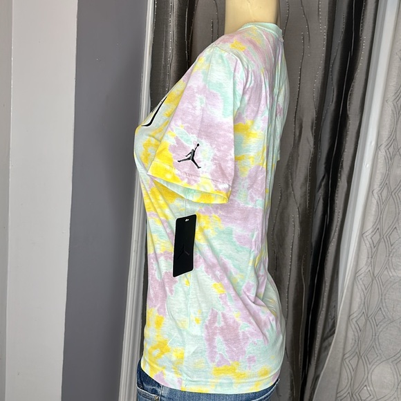 Jordan NWT Boys Jordan’s shirt Sz 12-13 green , purple & yellow color - Picture 2 of 7